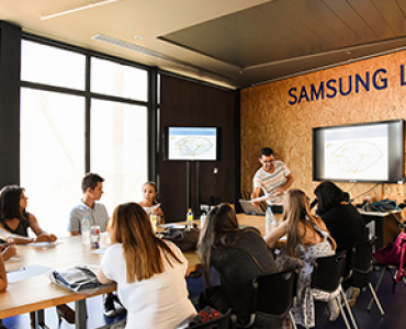 370x235_samsung-lab