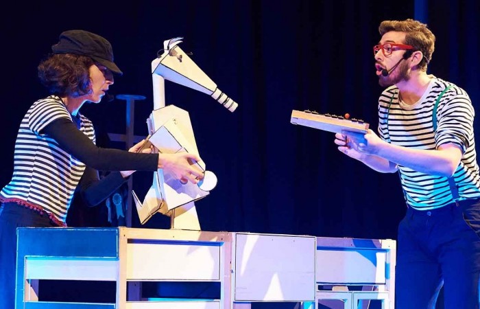 _0001_ΑΒ_Μίλα & Σουτ